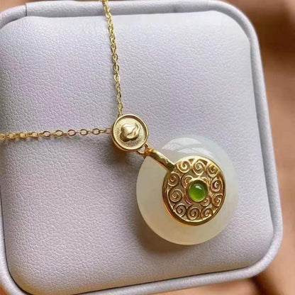 Classic Gold Necklace with Timeless Appeal