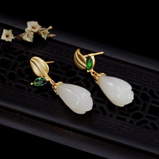 Charming Gold Earring for Any Occasion