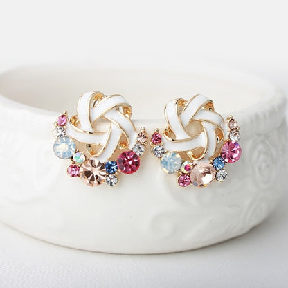 Charming Earring for Any Occasion