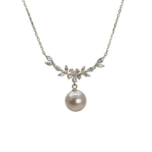 Beautiful Pearl Necklace with Unique Style
