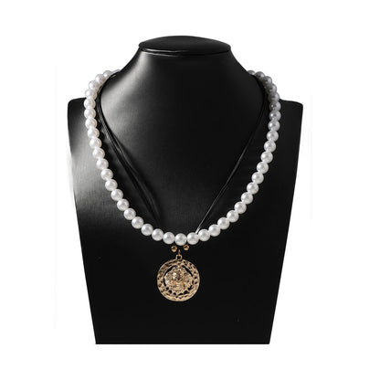 Classic Pearl Necklace with Timeless Appeal