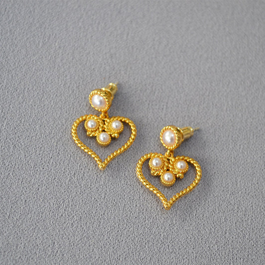 Beautiful Silver Earring with Unique Style