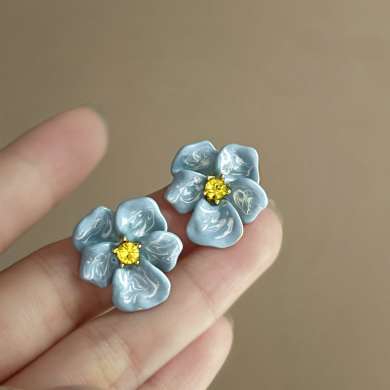 Charming Earring for Any Occasion