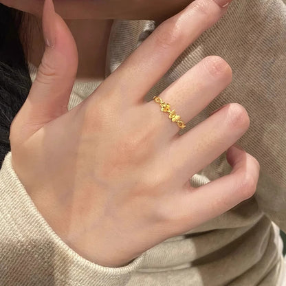 Classic Gold Ring with Timeless Appeal