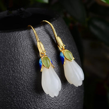 Romantic Silver Earring for Special Moments