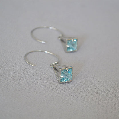 Stunning Gold Earring for Daily Wear
