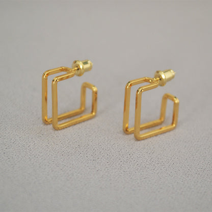Charming Gold Earring for Any Occasion