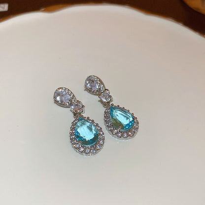 Charming Earring for Any Occasion
