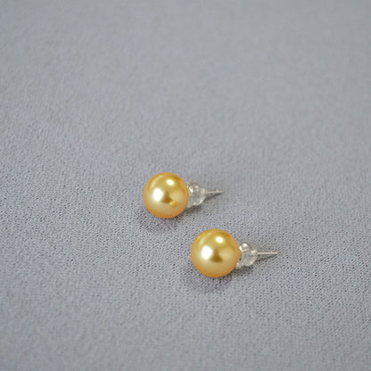 Beautiful Gold Earring with Unique Style