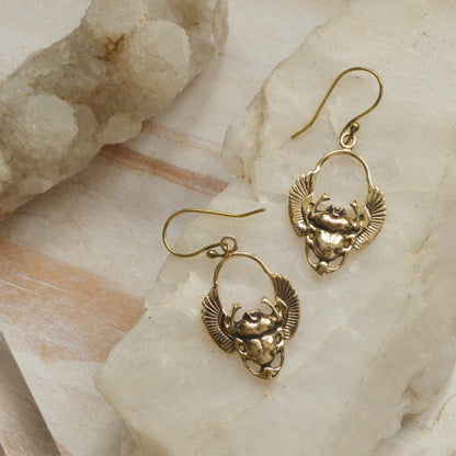 Charming Gold Earring for Any Occasion
