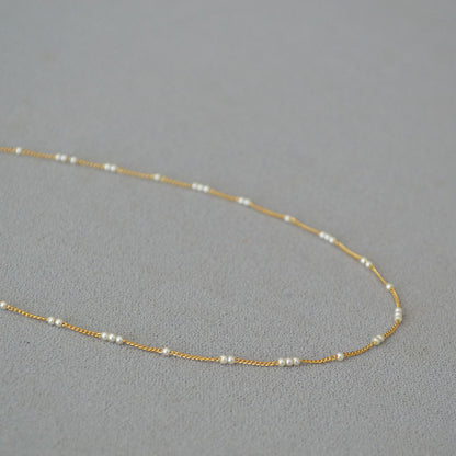 Romantic Gold Necklace for Special Moments