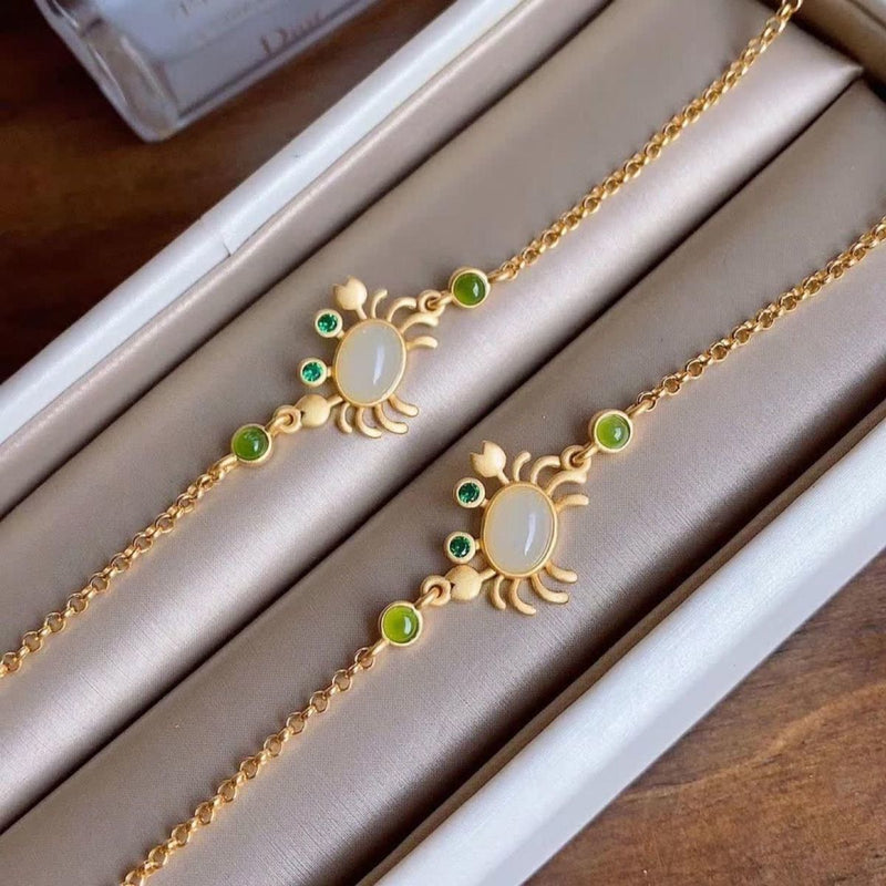 Romantic Gold Bracelet for Special Moments