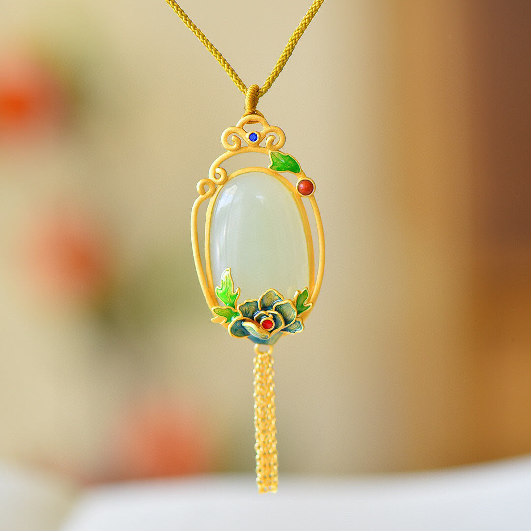 Beautiful Gold Necklace with Unique Style