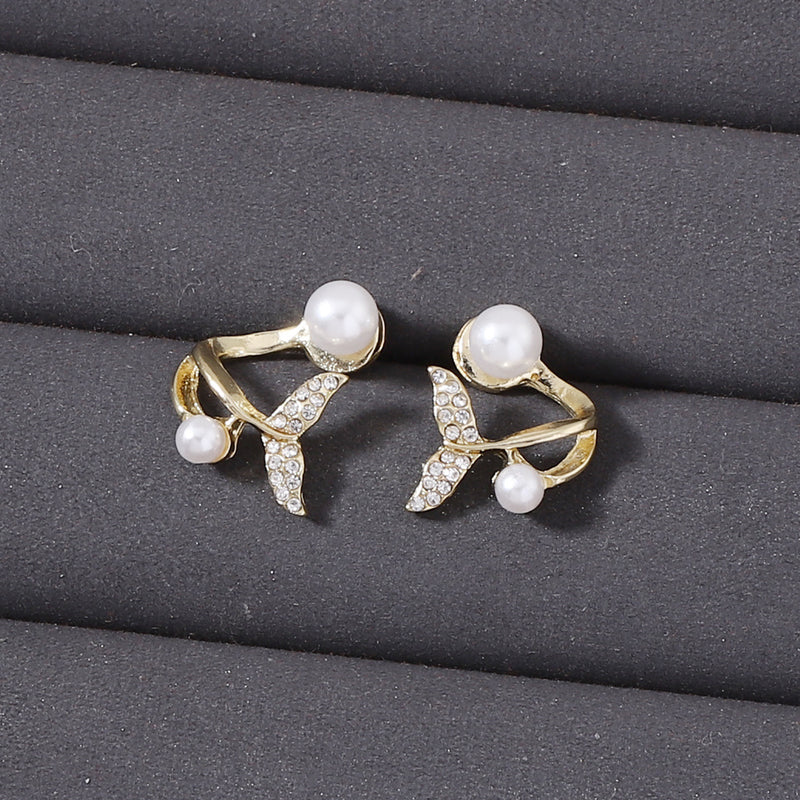 Romantic Gold Earring for Special Moments