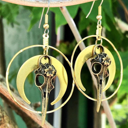 Classic Gold Earring with Timeless Appeal