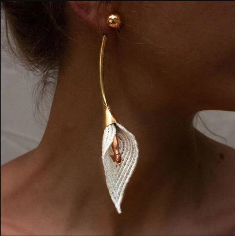 Classic Earring with Timeless Appeal
