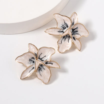 Classic Earring with Timeless Appeal