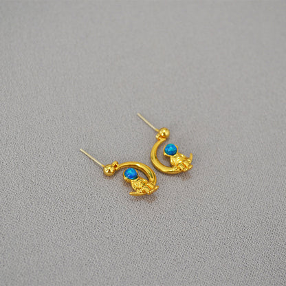 Beautiful Gold Earring with Unique Style