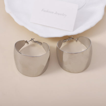 Charming Earring for Any Occasion