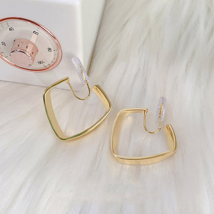 Elegant Gold Earring for Every Occasion