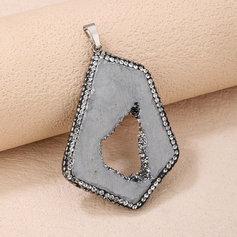 Elegant Gold Pendant for Every Occasion
