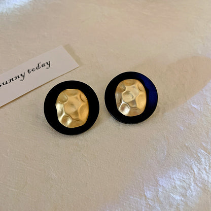 Stunning Gold Earring for Daily Wear