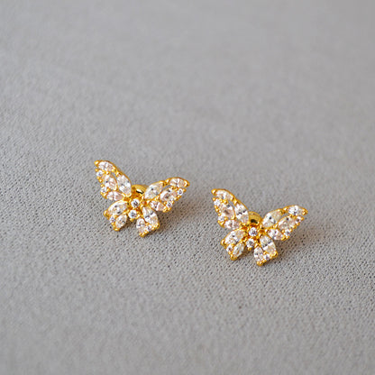 Classic Gold Earring with Timeless Appeal