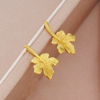 Romantic Gold Earring for Special Moments