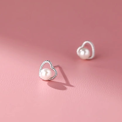 Romantic Pearl Earring for Special Moments