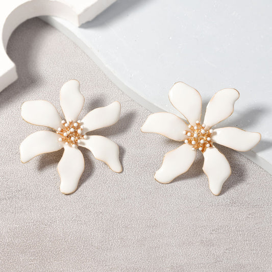 Charming Earring for Any Occasion