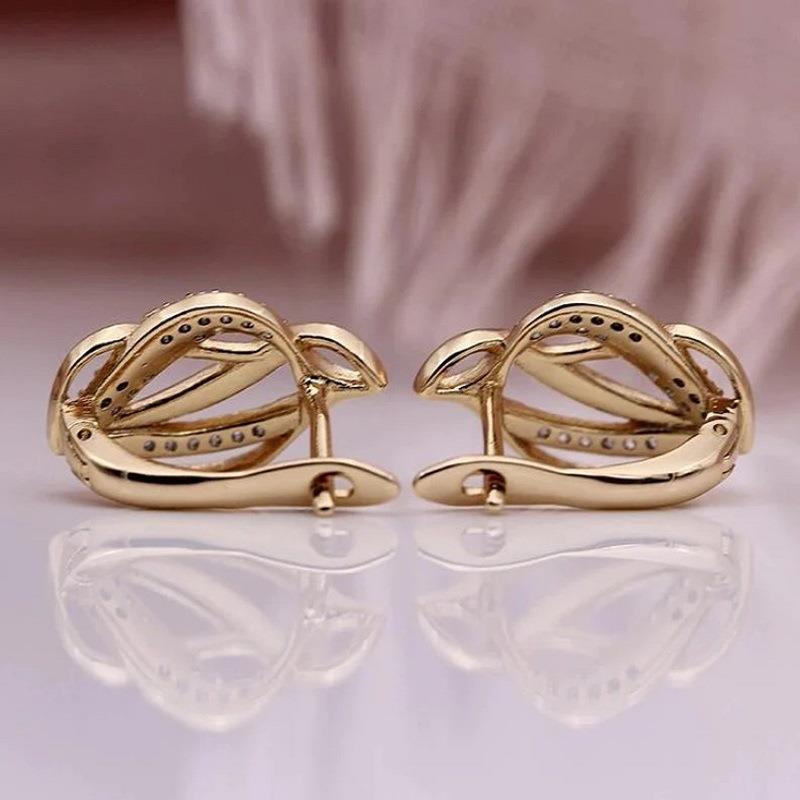 Charming Earring for Any Occasion