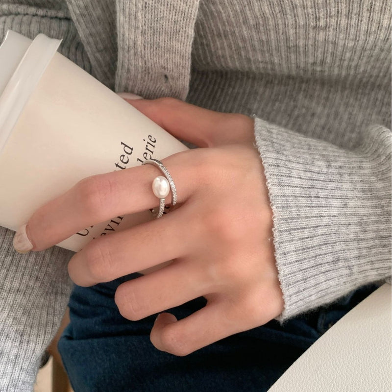 Beautiful Pearl Ring with Unique Style
