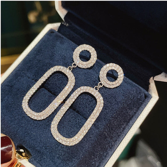 Charming Earring for Any Occasion