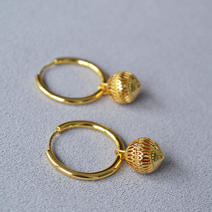Charming Gold Earring for Any Occasion