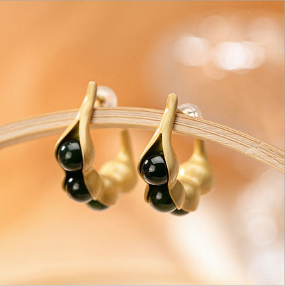 Charming Silver Earring for Any Occasion