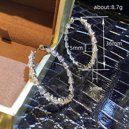 Charming Earring for Any Occasion