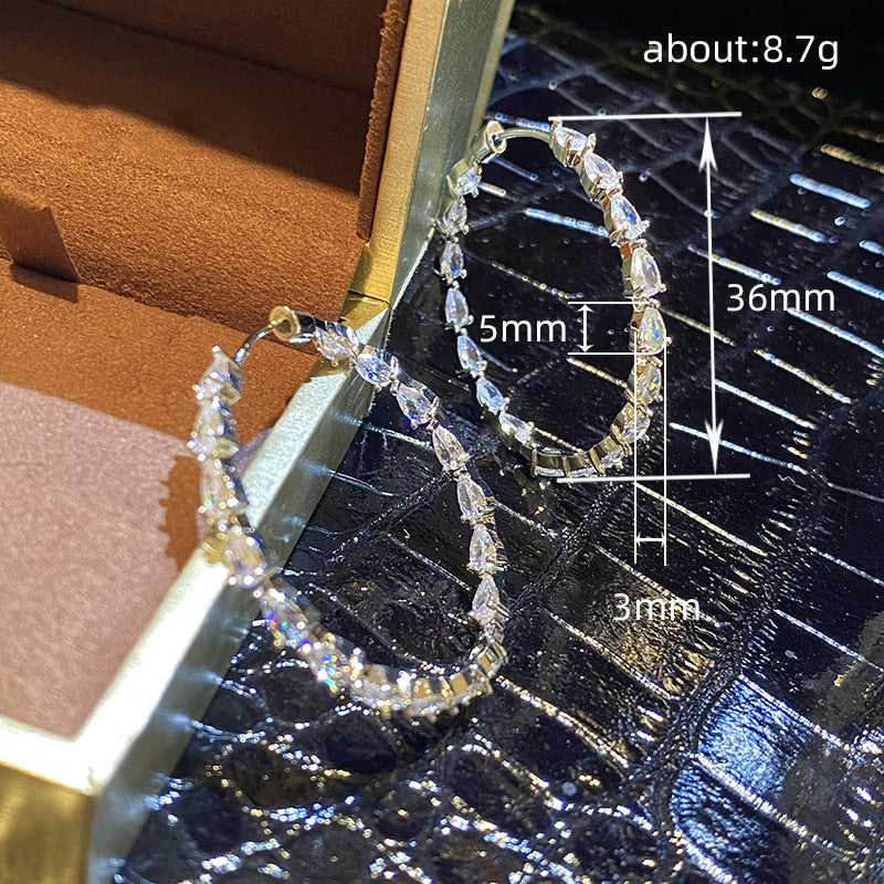 Charming Earring for Any Occasion