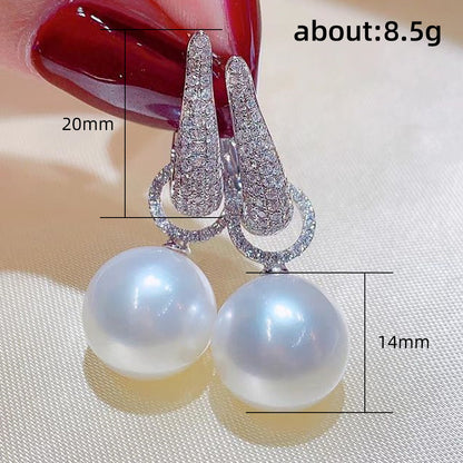 Beautiful Pearl Earring with Unique Style