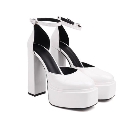 Graceful Orthopedic Sandals for Modern Look