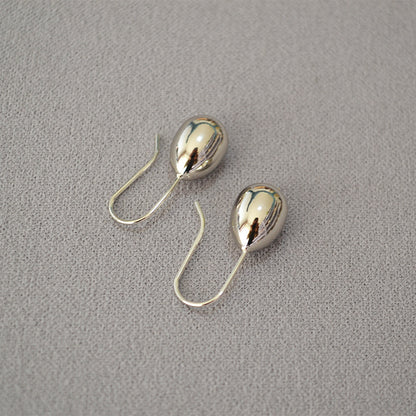 Romantic Gold Earring for Special Moments