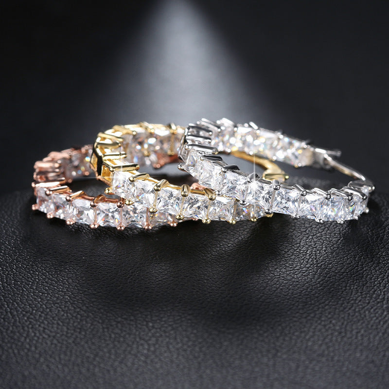 Elegant Gold Earring for Every Occasion