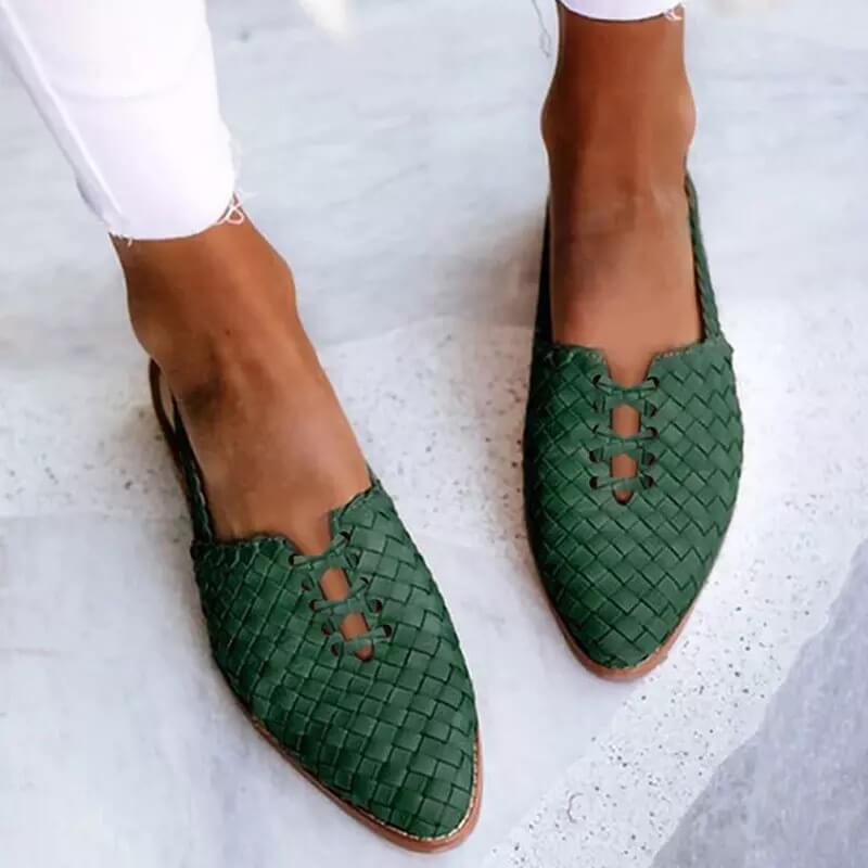KS | Woven slip-on apartments