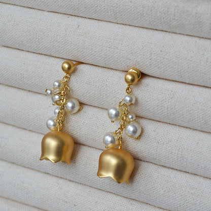 Classic Pearl Earring with Timeless Appeal