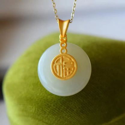 Elegant Silver Pendant for Every Occasion