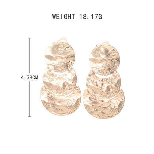 Charming Gold Earring for Any Occasion