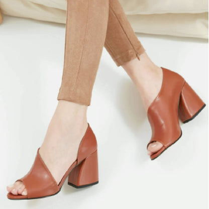 Graceful Orthopedic Sandals for Modern Look
