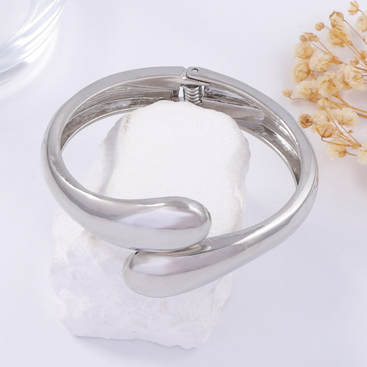 Beautiful Bracelet with Unique Style