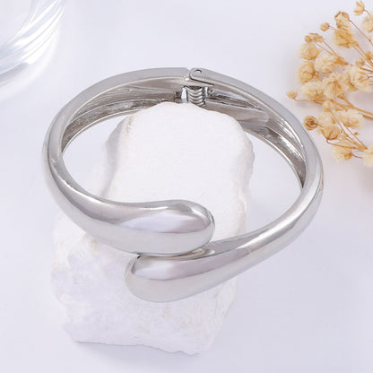 Beautiful Bracelet with Unique Style