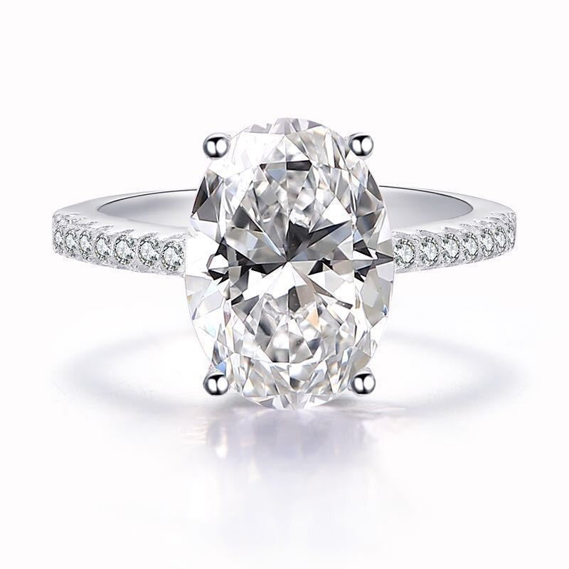 Romantic Gold Ring for Special Moments
