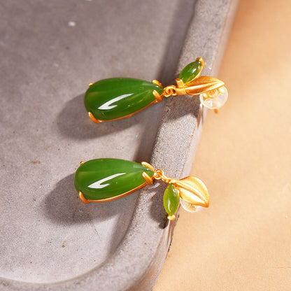 Classic Gold Earring with Timeless Appeal